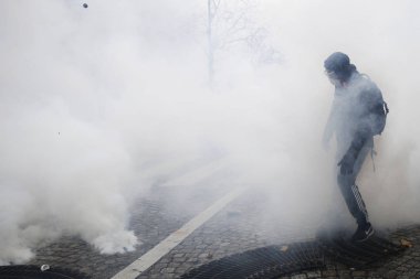 Paris'te Sarı Yelekler Protesto, Fransa