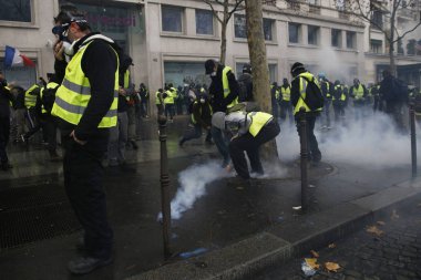 Paris'te Sarı Yelekler Protesto, Fransa