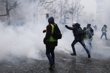 Paris'te Sarı Yelekler Protesto, Fransa