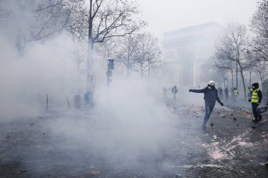 Paris'te Sarı Yelekler Protesto, Fransa