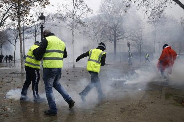 Paris'te Sarı Yelekler Protesto, Fransa