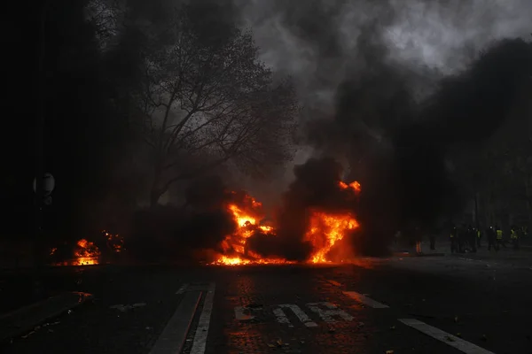 Sárga mellények Protest Párizsban, Franciaországban — Stock Fotó