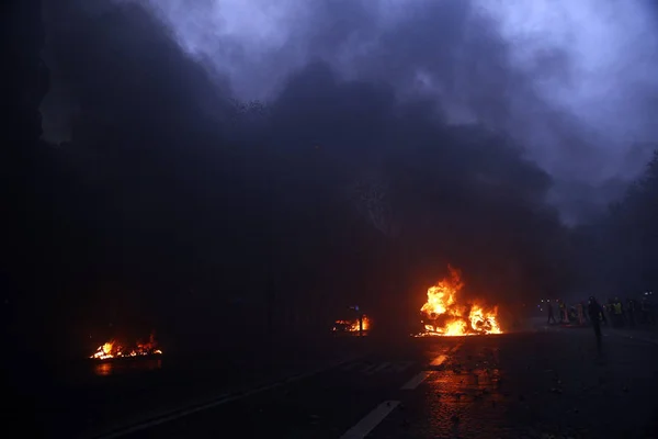 Διαμαρτυρία για τα κίτρινα γιλέκα στο Παρίσι, Γαλλία — Φωτογραφία Αρχείου