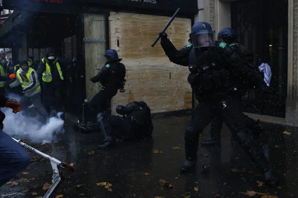 Protesta de chalecos amarillos en París, Francia — Foto de Stock