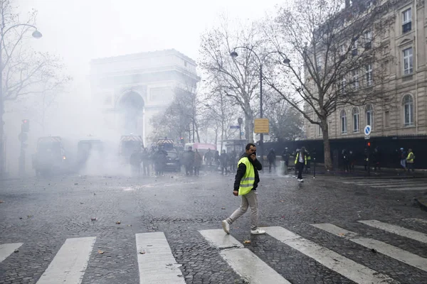 Protesto Coletes Amarelos em Paris, França — Fotografia de Stock