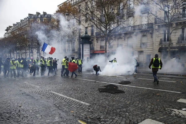 Protest żółte kamizelki w Paryżu, Francja — Zdjęcie stockowe