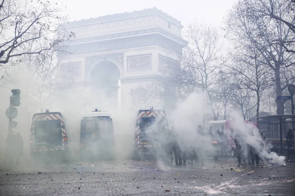 Protesta de chalecos amarillos en París, Francia — Foto de Stock