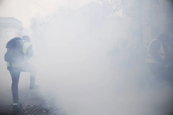 Gele vesten protest in Parijs, Frankrijk — Stockfoto