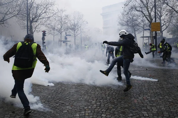 Protesto Coletes Amarelos em Paris, França — Fotografia de Stock