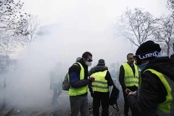 Protest żółte kamizelki w Paryżu, Francja — Zdjęcie stockowe