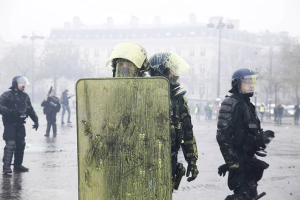 पेरिस, फ्रांस में पीला वेस्ट विरोध — स्टॉक फ़ोटो, इमेज