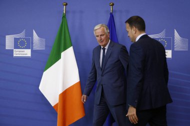 Michel Barnier, İrlanda Başbakanı Leo Varadkar'ı
