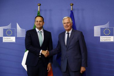 Michel Barnier, İrlanda Başbakanı Leo Varadkar'ı