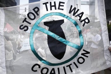 Aktivistler bağlamında Başkan Donald Trump'ı protesto etti 