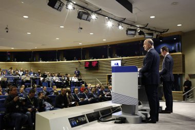 Ab Komiseri Pierre Moscovici'nin Autu'da basın toplantısı