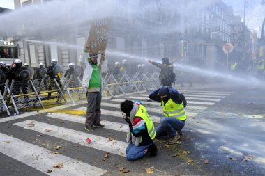 Brüksel'de Sarı Yelekler Protestosu