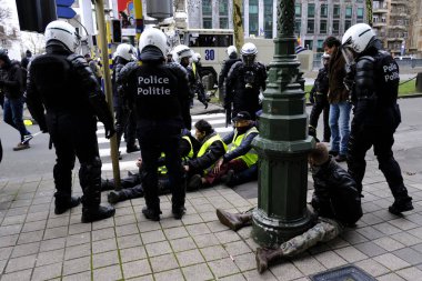 Brüksel'de Sarı Yelekler Protestosu