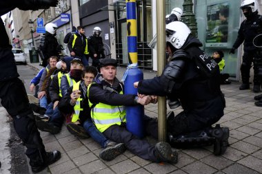 Brüksel'de Sarı Yelekler Protestosu