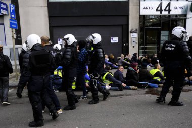 Brüksel'de Sarı Yelekler Protestosu