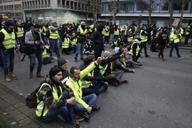 Brüksel'de Sarı Yelekler Protestosu