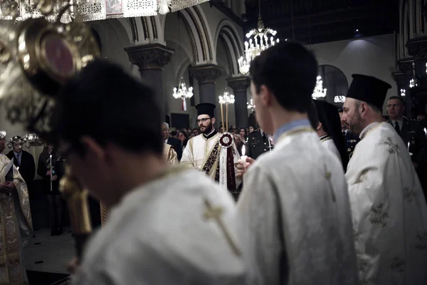 Православні Християнські Священики Беруть Участь Великодніх Пильнування Соборі Архангелів Михайла — стокове фото