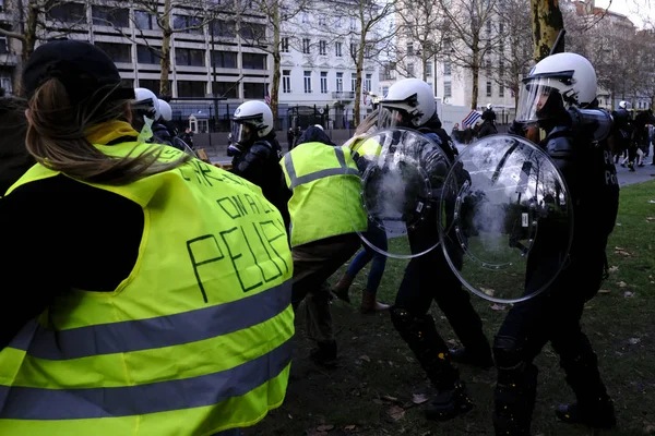 Protesto de Coletes Amarelos em Bruxelas — Fotografia de Stock