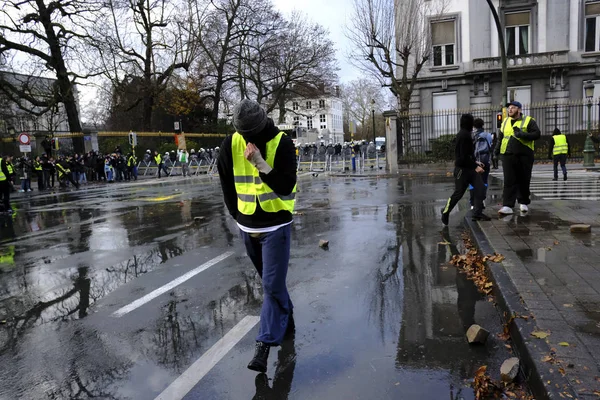 Τα κίτρινα γιλέκα διαμαρτύρονται στις Βρυξέλλες — Φωτογραφία Αρχείου