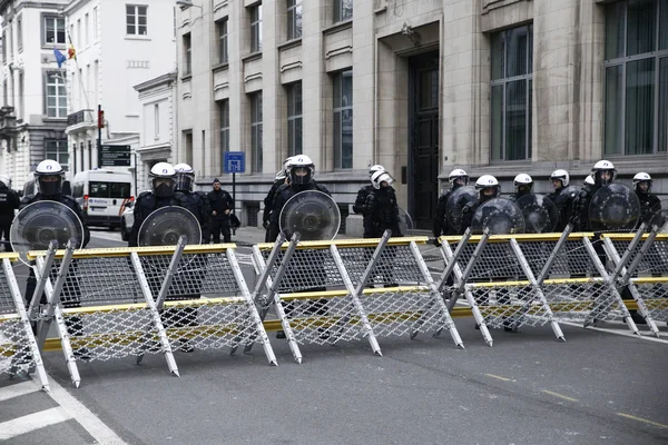 Gula västar protesterar i Bryssel — Stockfoto