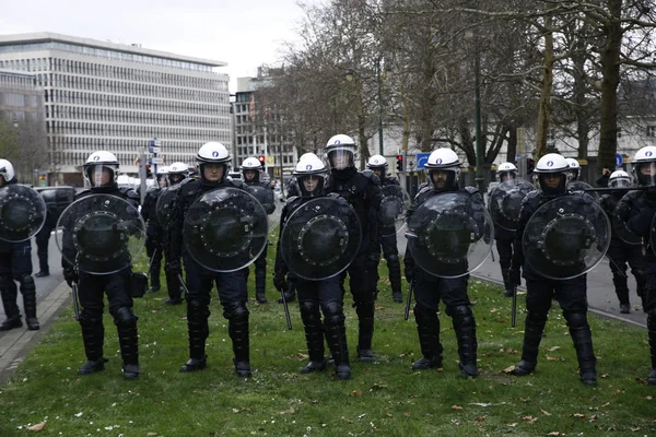 Gula västar protesterar i Bryssel — Stockfoto