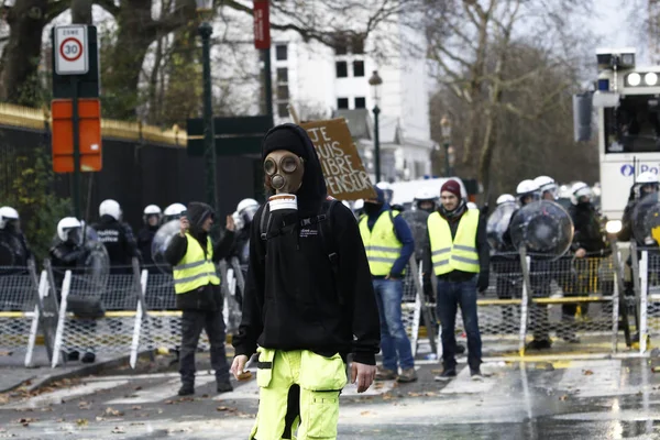 Gula västar protesterar i Bryssel — Stockfoto