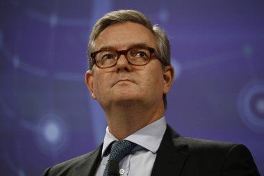 AB Komisyon Üyeleri Avramopulos ve Kral basın toplantısı düzenledi