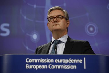 AB Komisyon Üyeleri Avramopulos ve Kral basın toplantısı düzenledi