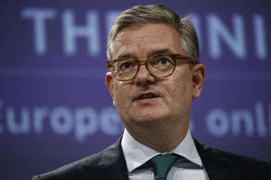 Avrupa Komisyonu Üyeleri ter karşı bir basın toplantısı düzenledi