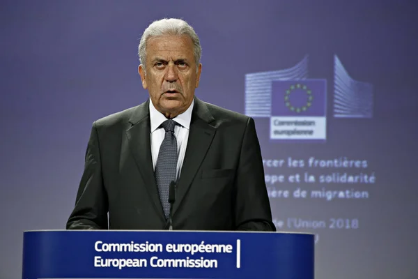 Comisario de Migración de la UE Dimitris Avramopoulos — Foto de Stock