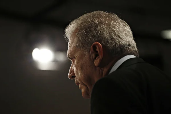 Conferencia de prensa de Dimitris Avramopoulos, miembro de la Comisión Europea — Foto de Stock