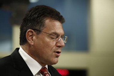 Avrupa Birliği Komisyon Üyeleri'nin mevsimsel saat değişiklikleri yle ilgili basın açıklaması, B