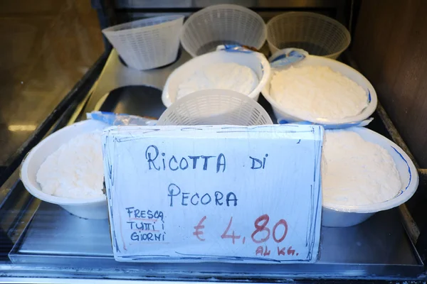 Ricotta Vendita Nel Negozio Formaggi Roma Aprile 2019 — Foto Stock