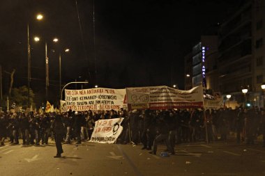 Üçüncü değerlendirmenin yeni çoklu tasarısının oylanmını protesto, 15 Ocak 2018'de Yunanistan'ın başkenti Atina'da.         