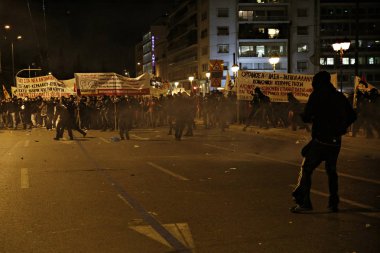 Üçüncü değerlendirmenin yeni çoklu tasarısının oylanmını protesto, 15 Ocak 2018'de Yunanistan'ın başkenti Atina'da.         
