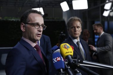 Ab, E3 Dışişleri Bakanları ve İran ile Nükleer Anlaşma, B