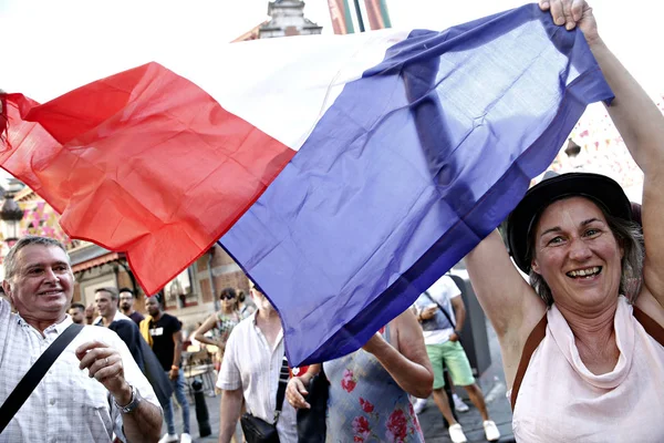 Los partidarios franceses celebran después de la final de la Rusia 2018 W — Foto de Stock