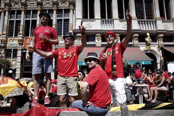 ベルギーのサッカーチームのファンが祝う、ベルギー — ストック写真