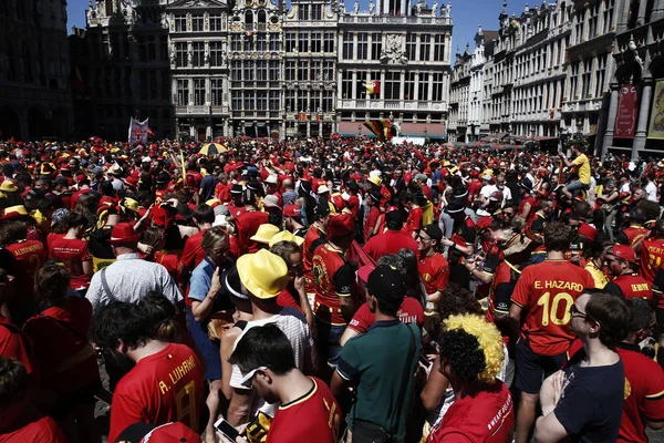Belga labdarúgó-válogatott rajongói ünneplik, Belgium — Stock Fotó