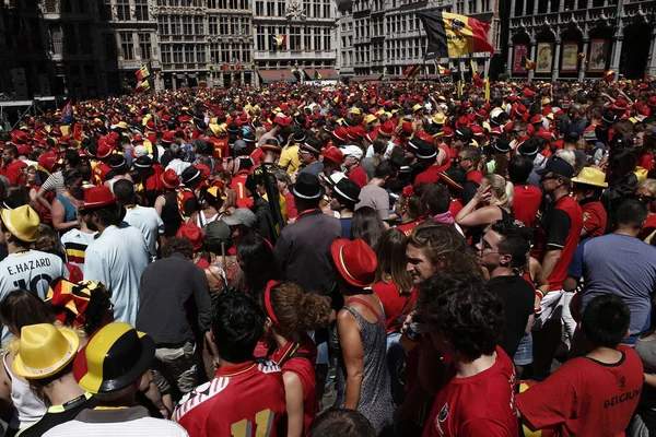 I tifosi di calcio belgi festeggiano, Belgio — Foto Stock