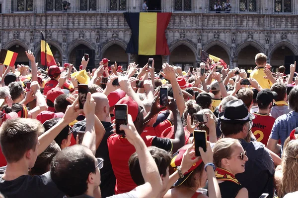 Los aficionados al fútbol belga celebran, Bélgica — Foto de Stock