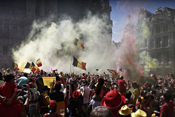 Οι οπαδοί της βελγικής ομάδας ποδοσφαίρου γιορτάζουν, Βέλγιο — Φωτογραφία Αρχείου
