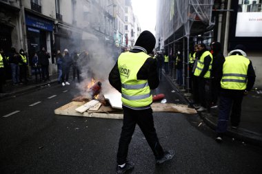 Paris'te Sarı Yelekler Protesto, Fransa