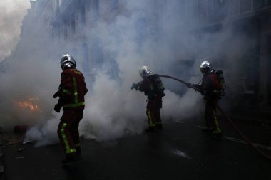 Paris'te Sarı Yelekler Protesto, Fransa