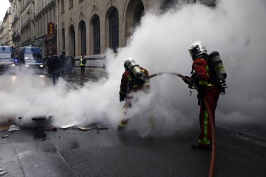 Paris'te Sarı Yelekler Protesto, Fransa
