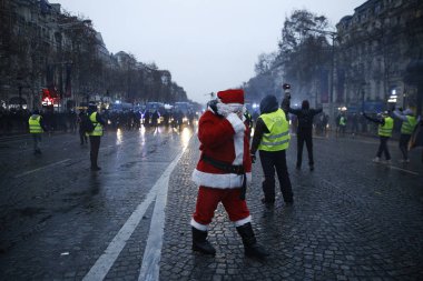 Paris'te Sarı Yelekler Protesto, Fransa